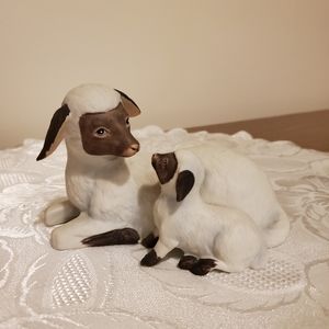 Vintage Homco Porcelain Mother Sheep with Baby Lamb #1471 Figurine
